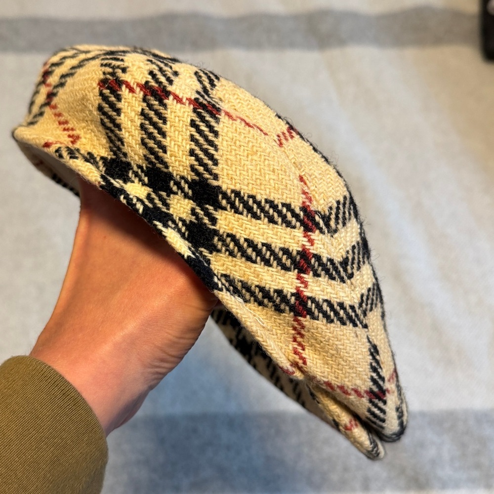 Burberry Beige and Black Wool hat Size L - Picture 2 of 4